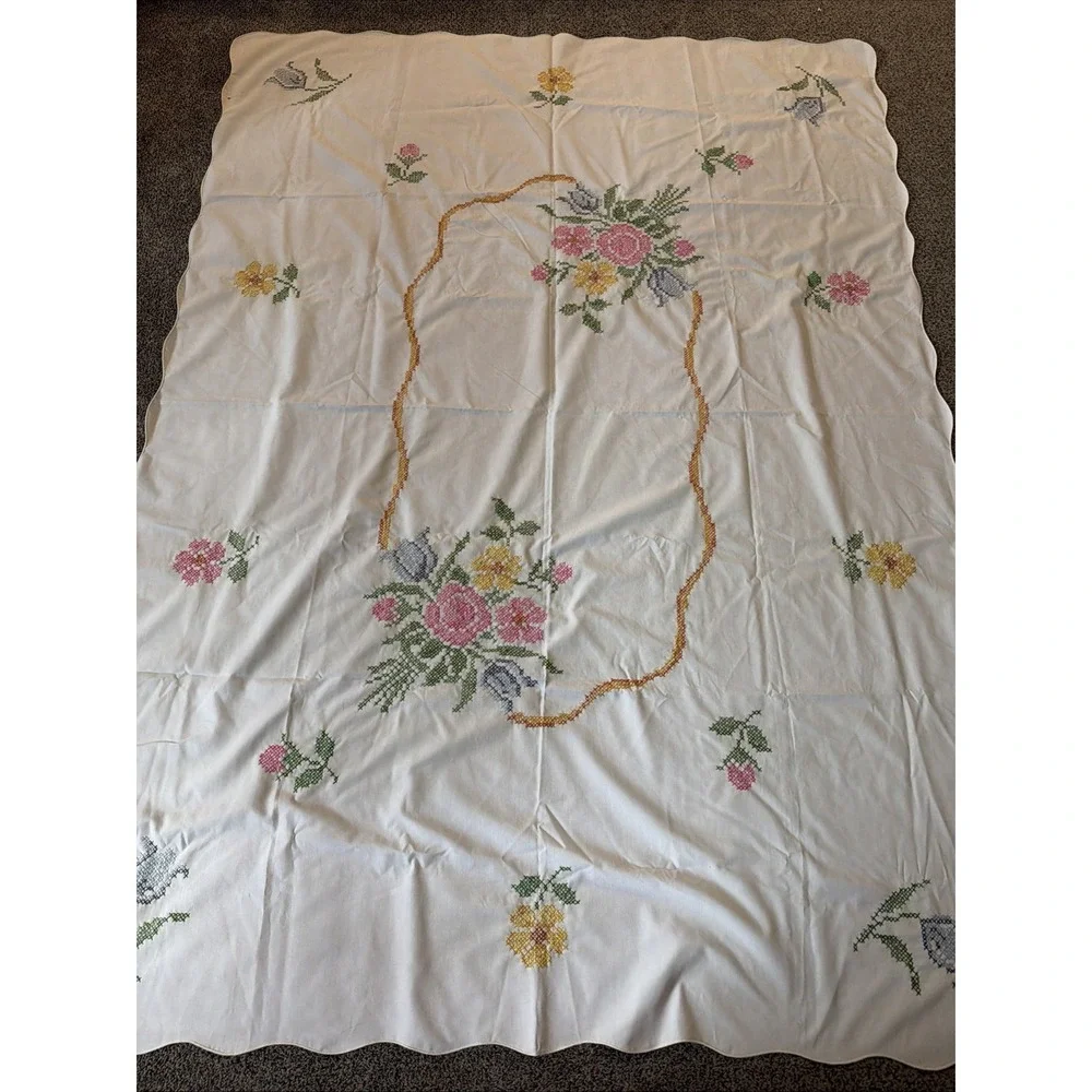 Vintage Tablecloth Hand-Embroidery Floral 50